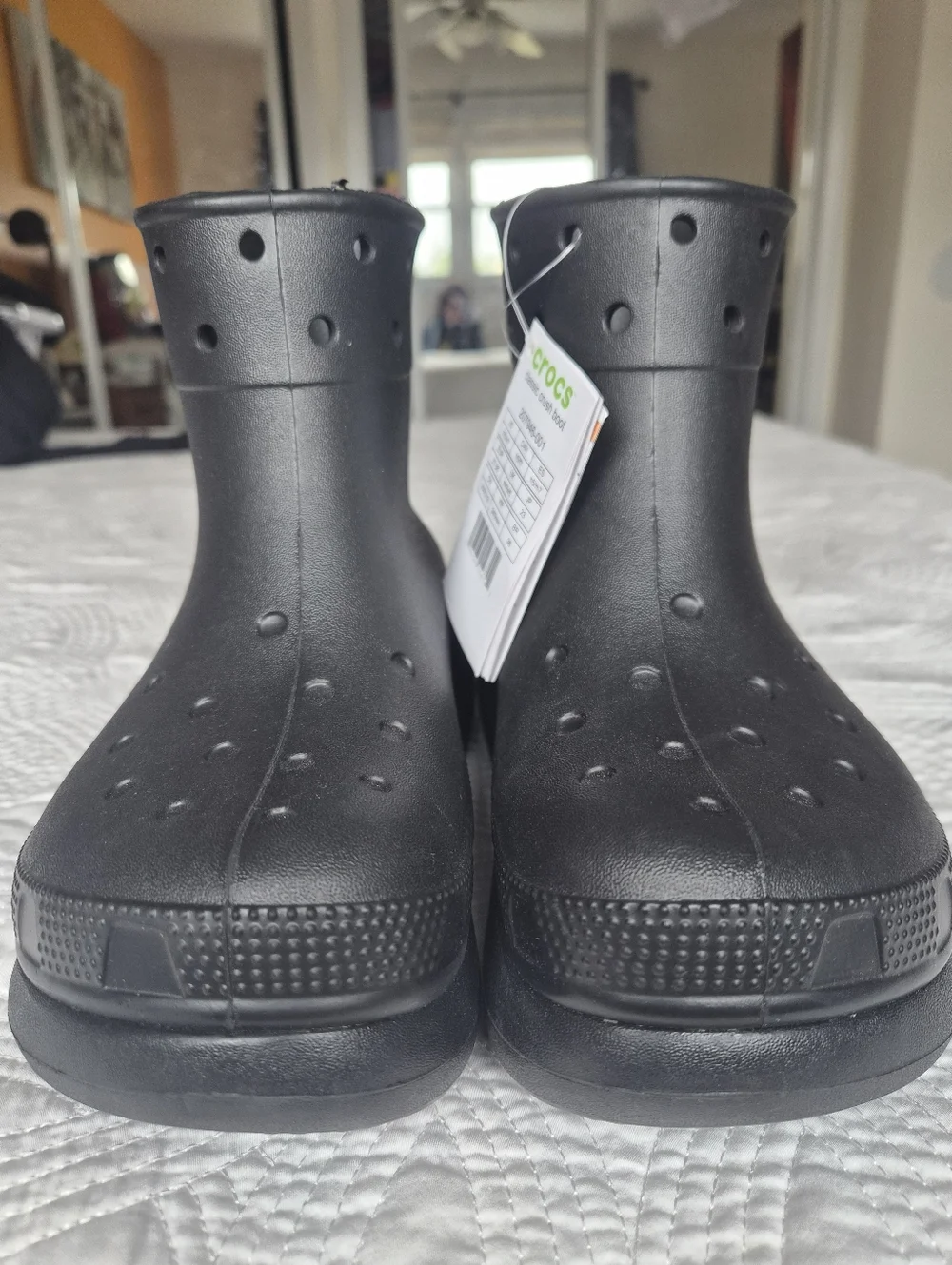 NWT Crocs Crush Boot Black Women 7 Platform